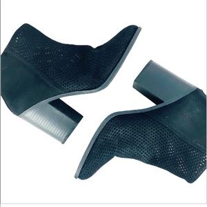 Cityclassified Black Heeled Boots